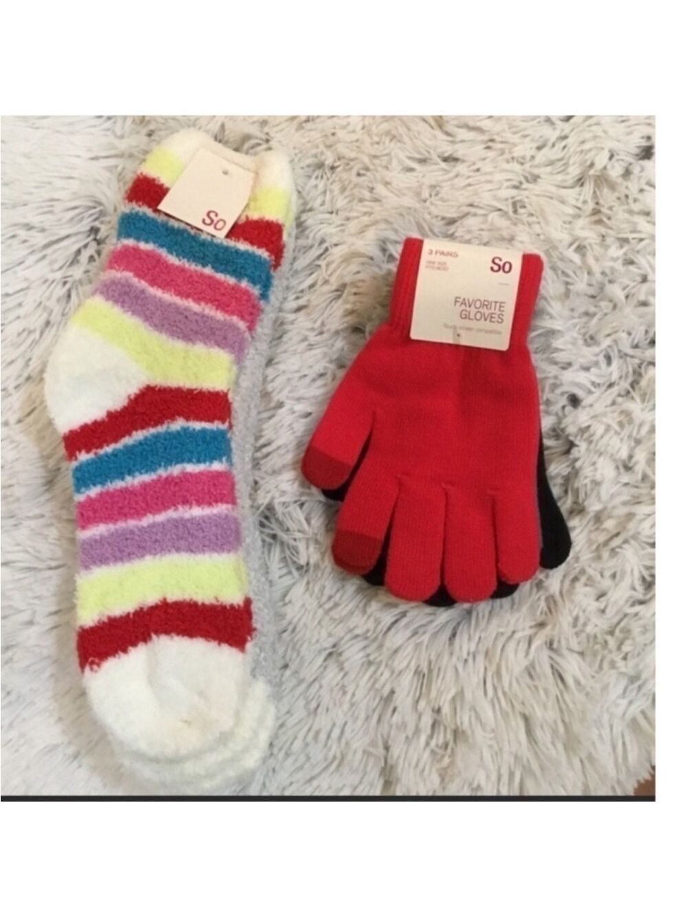 SO Woman’s Juniors 3 pair glove 2 pair sock set OSFM gloves 9-11 sock